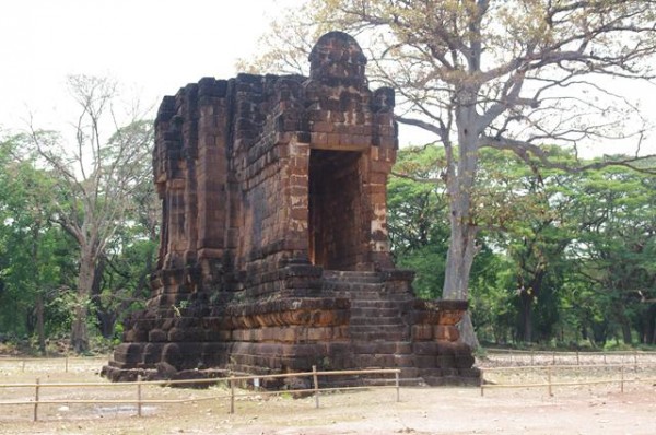 This ruin is outside of the park. Strange looking structure?