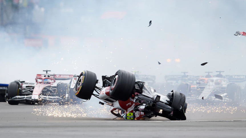 Zhou Guanyu's massive crash prompted a red flag incident.(Getty Images: Jose Breton/Pics Action/NurPhoto)
