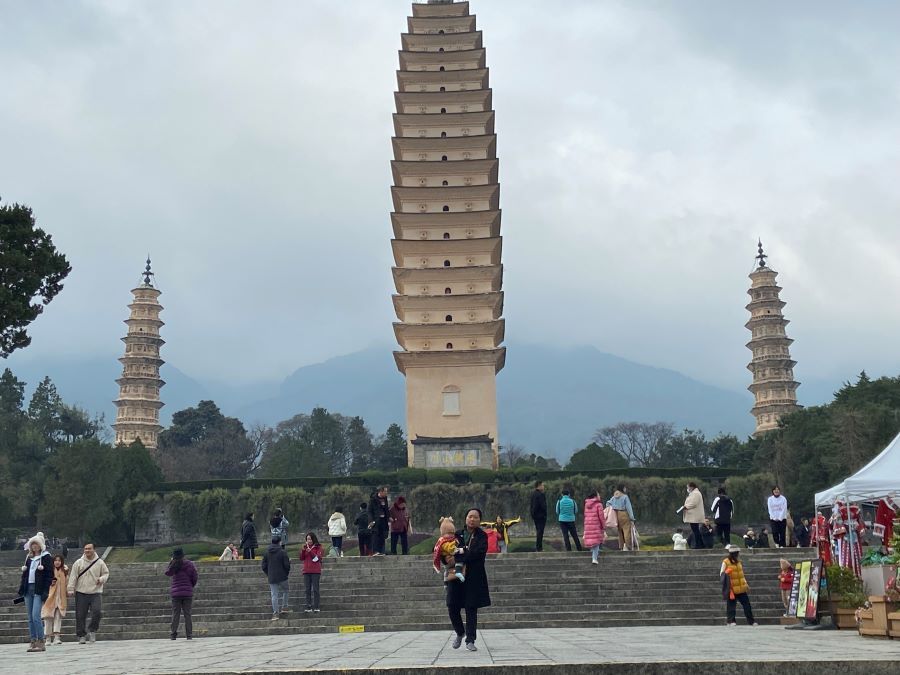 three pagodas dali.jpg