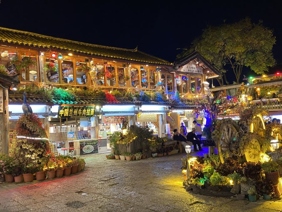 Lijiang at night 1.jpg