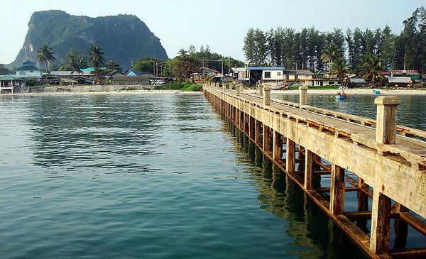 Fishing pier at the end of Bangberd bay.