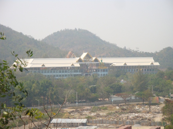 Looking West(ish) towards a building with a giant Emerald Buddha sat outside.