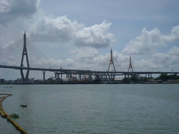 New double bridge in Bangkok
