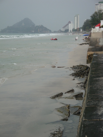 Eventually, the narrow beach returned, and it was safe to climb down again.