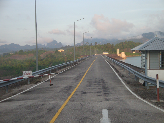 I stopped en-route to take a couple of photos of the first dam