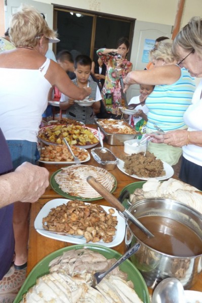 Lots of different food from different people - from turkey to Thai and spaghetti bolognese - yummy!