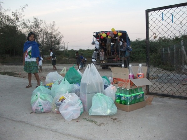 And still lots of food and presents to take home:
