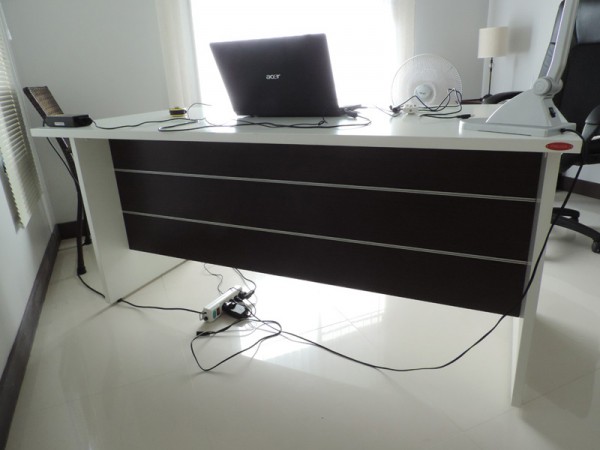 desk3.jpg