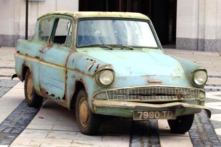 harry-potter-ford-anglia-2.jpg