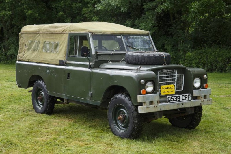 electic land rover.jpg