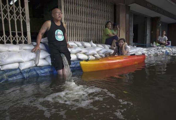flood-in-thailand184.jpg