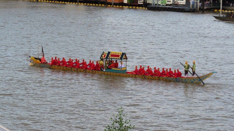 Sua Thayan Chon or Sua Khamron Sin.  These boats date back to King Narai the Great (1656 to 1688).  Note the cannons in the bow.  Both boats were restored in 1991.