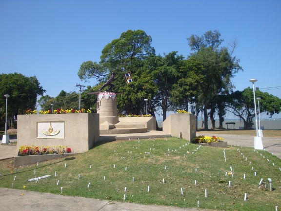 Monument of 8 December 1941 Heroes, the statue was built to commemorate victory of the Royal Thai Air Force soldiers who bravely fought against the Japanese during World War II in the Wing 5 area.