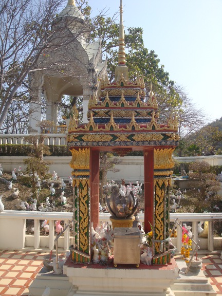 Images at the shrine.